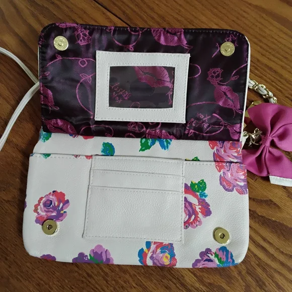 BETSEY JOHNSON Floral Crossbody Bag with Pink Bow - Picture 3 of 5